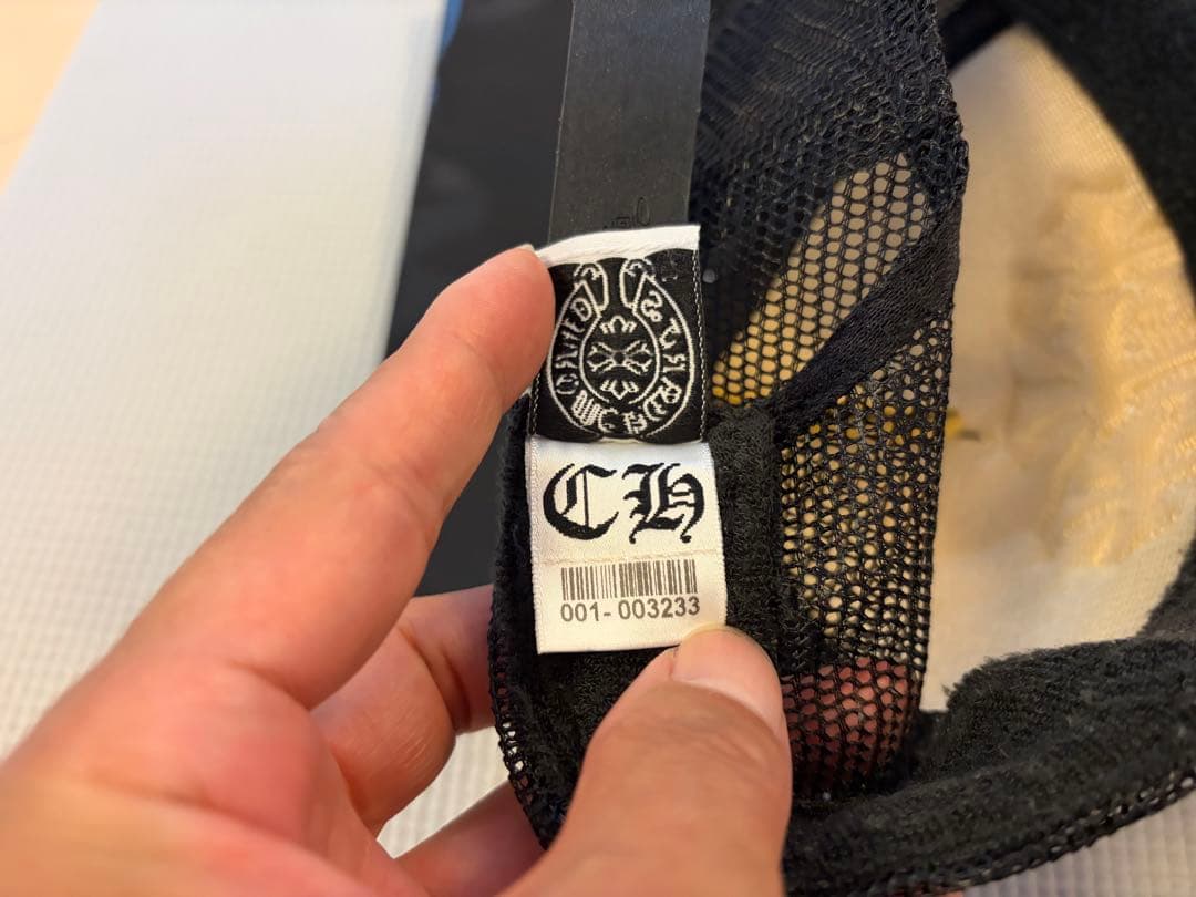 CHROME HEARTS セメタリークロス　トラッカーキャップ