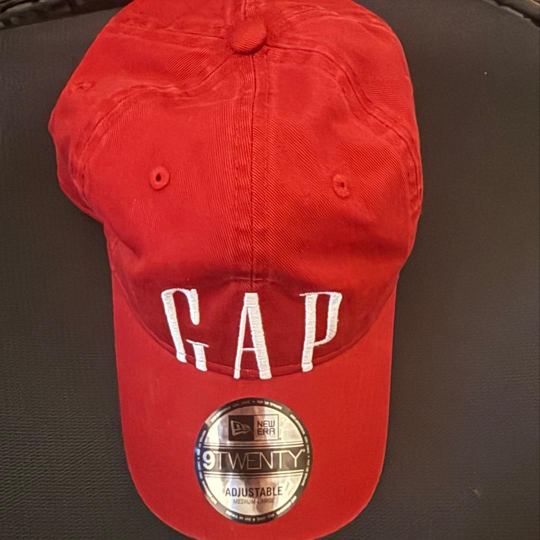 【新品】GAP NEWERA 限定コラボ ロゴ ベースボールキャップ レッド
