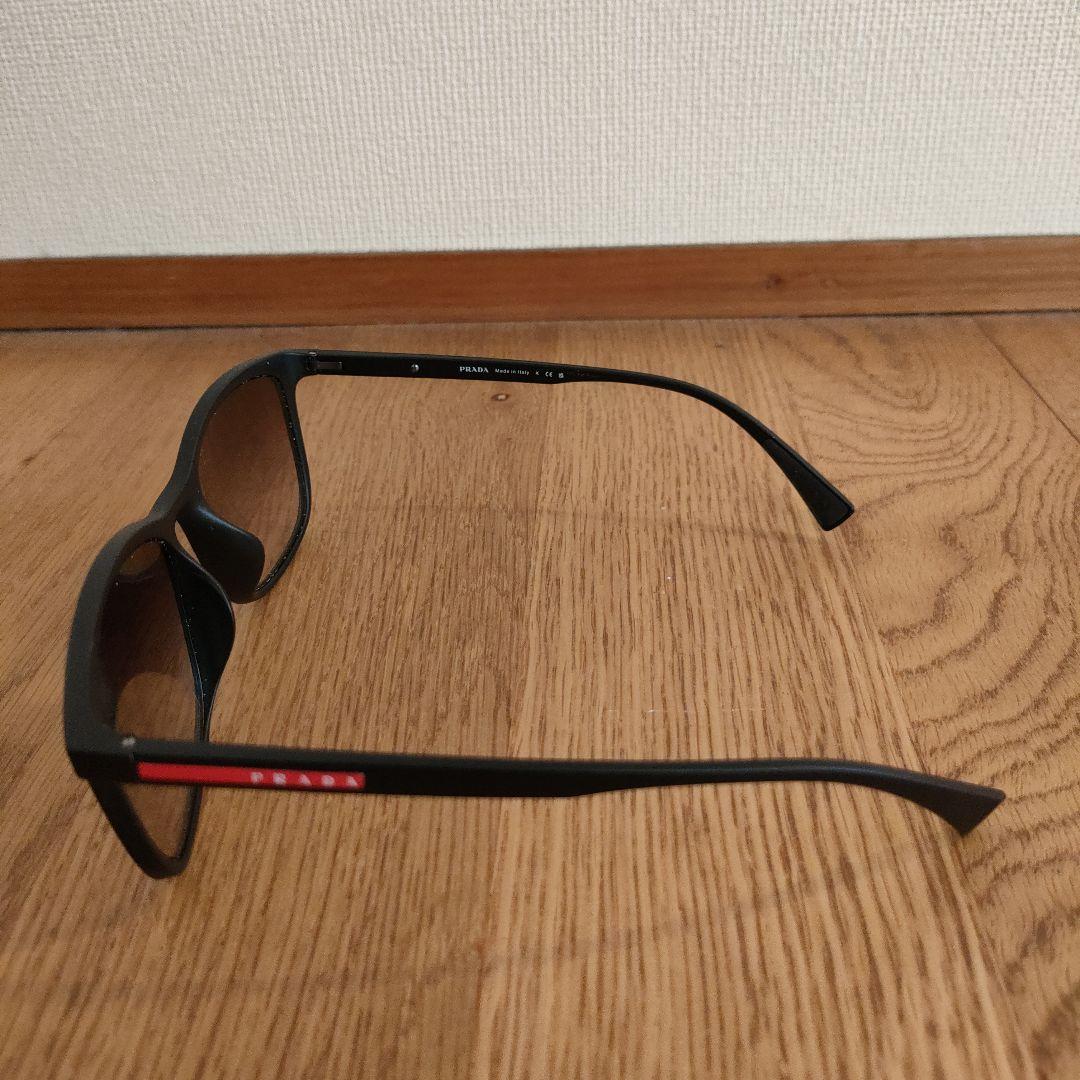 PRADA ブラック スクエア サングラス