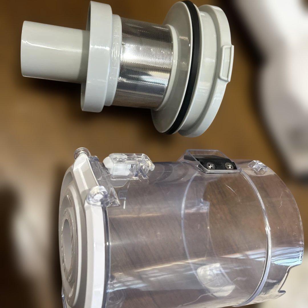 【美品】パナソニック 充電式掃除機 MC-SBV01 ホワイト 2023年製