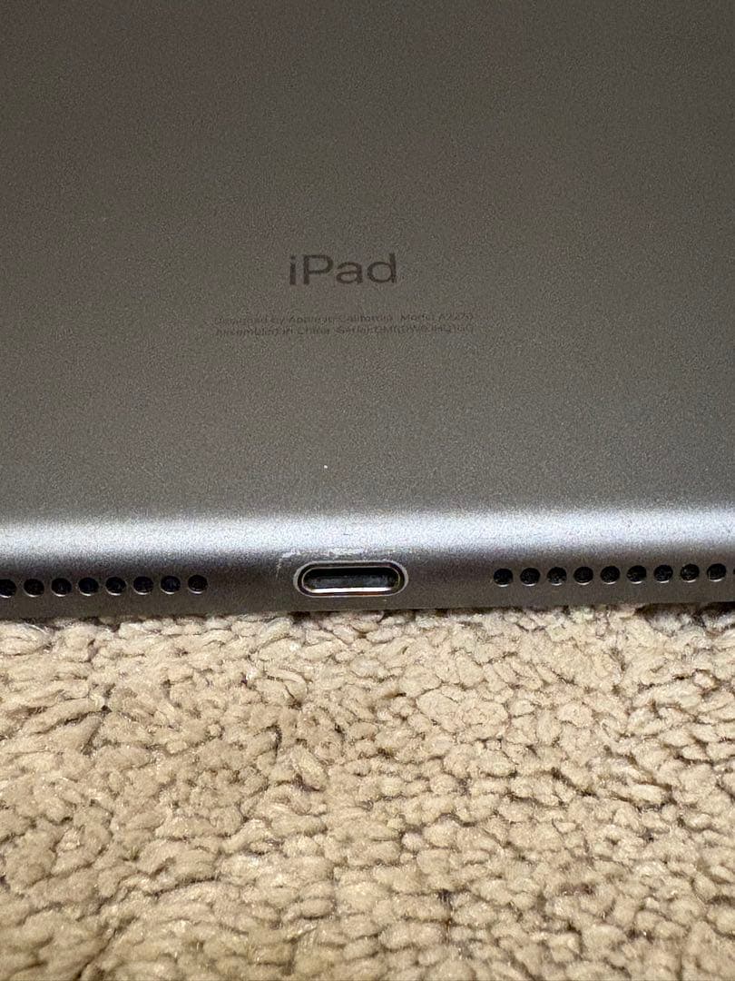 【期間限定値下げ中‼️】iPad無印 第8世代 本体 ブラック タッチペン付き