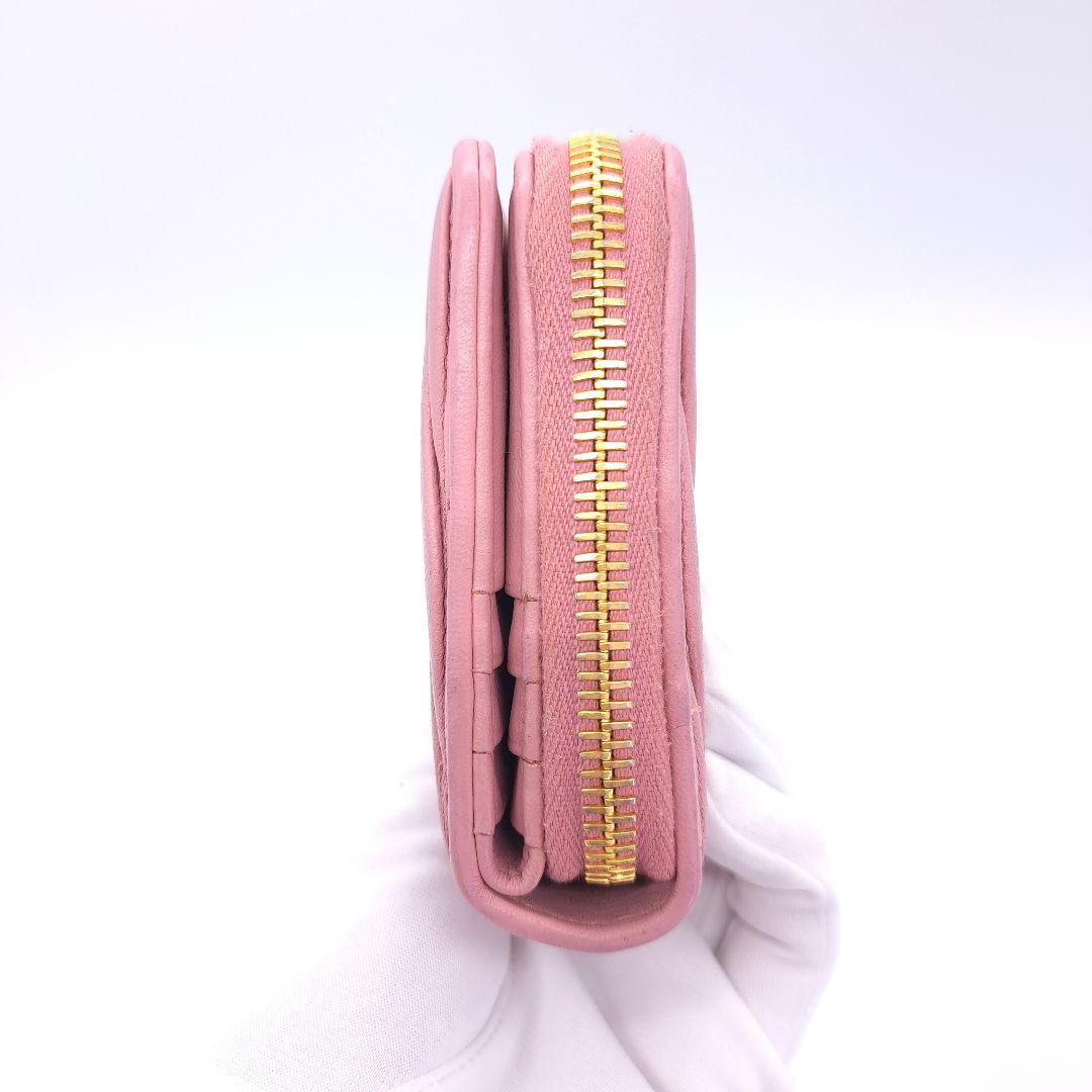 miu miu ミュウミュウ マテラッセ ファスナー 二つ折り 財布 ピンク