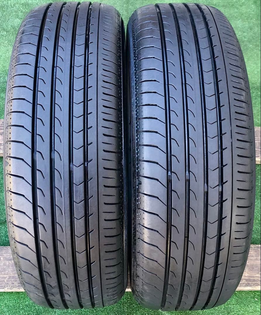 185/60 R15 YOKOHAMA BluEarth-RV03ラジアルタイヤ