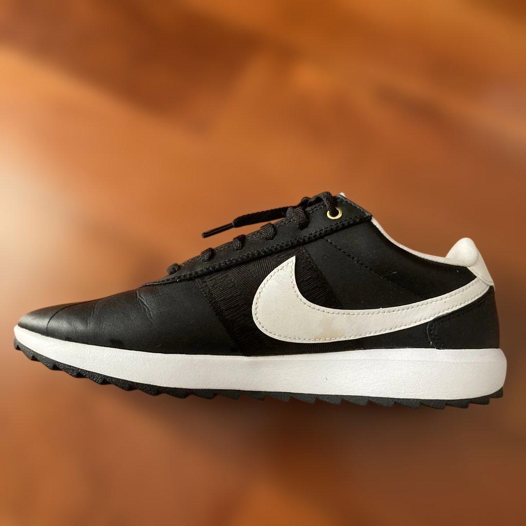Nike ブラック/ホワイト スニーカー