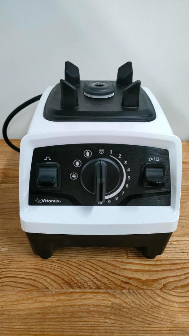【新品、未使用】バイタミックス　E520　ホワイト　保証書あり　1657