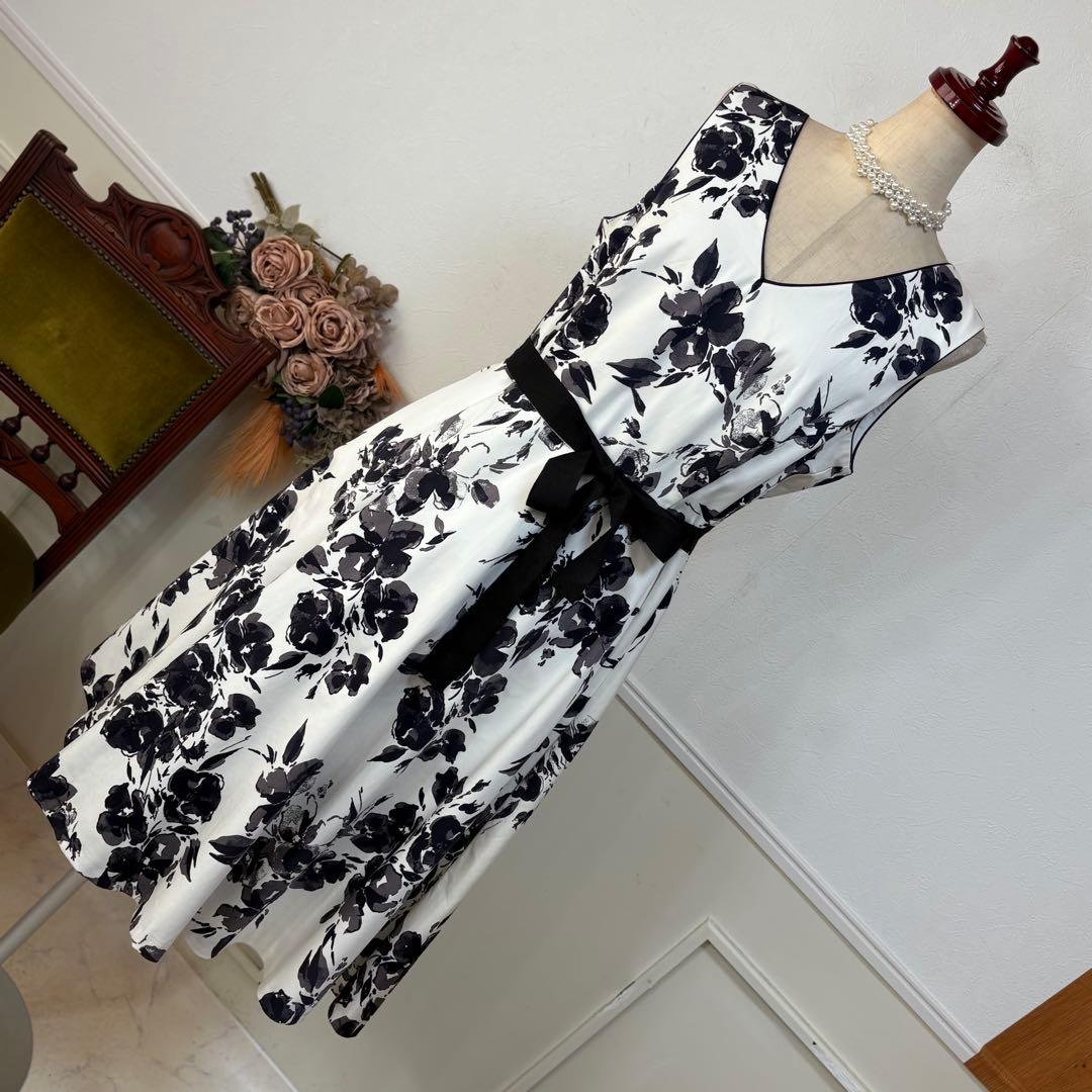 美品　LAURA ASHLEY 水彩　フラワー　ワンピース