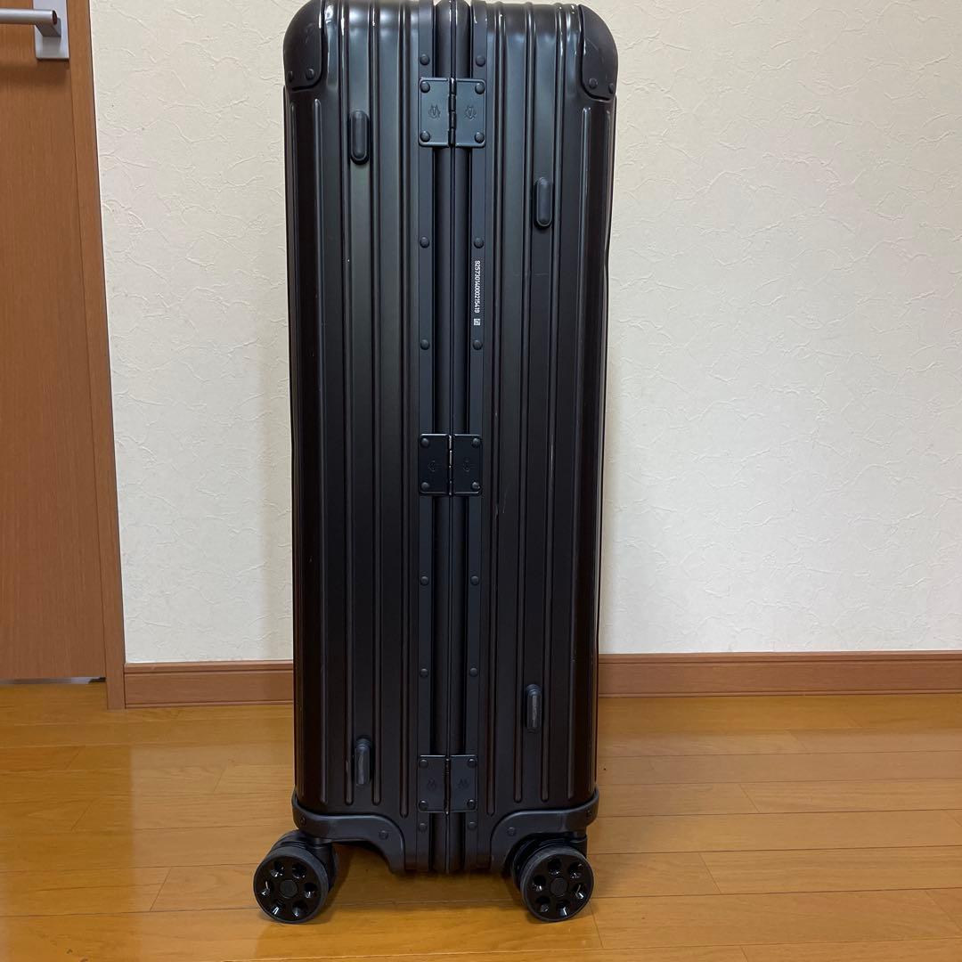 リモワ （アルミ） 黒、大容量