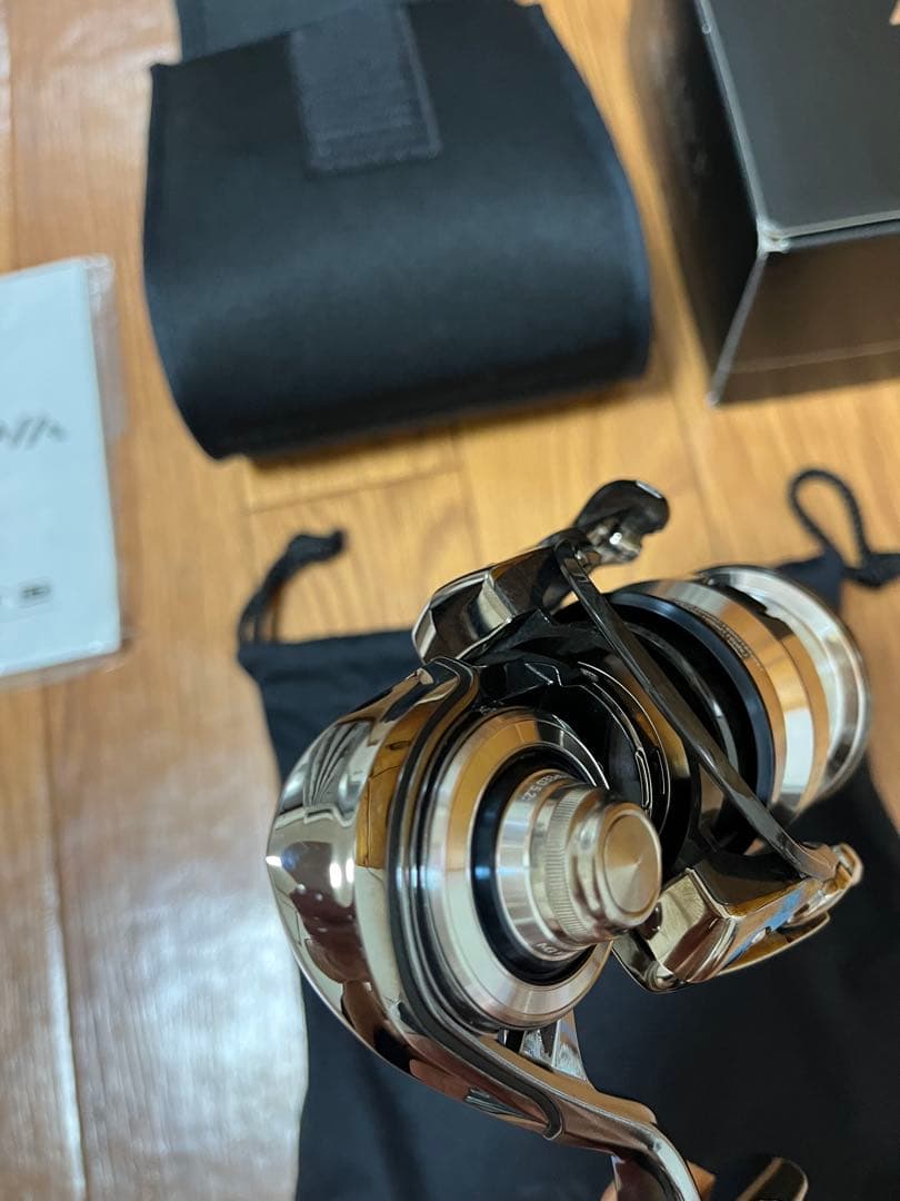 DAIWA 18EXIST スピニングリール