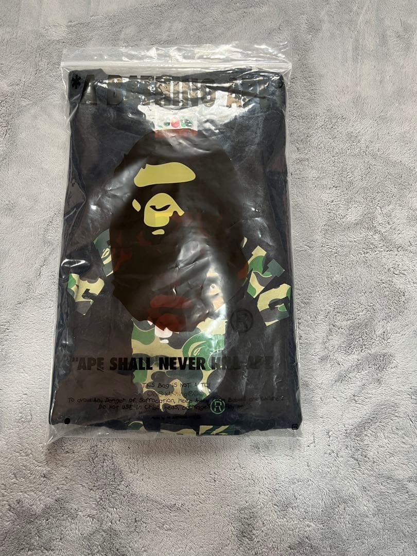 A BATHING APE 本店購入 ロゴTシャツ 美品　早い者勝ち‼️