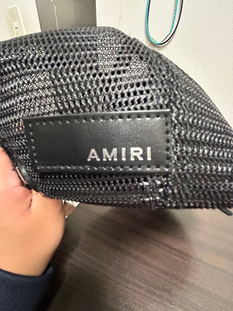 AMIRI ブラックトラッカーキャップ