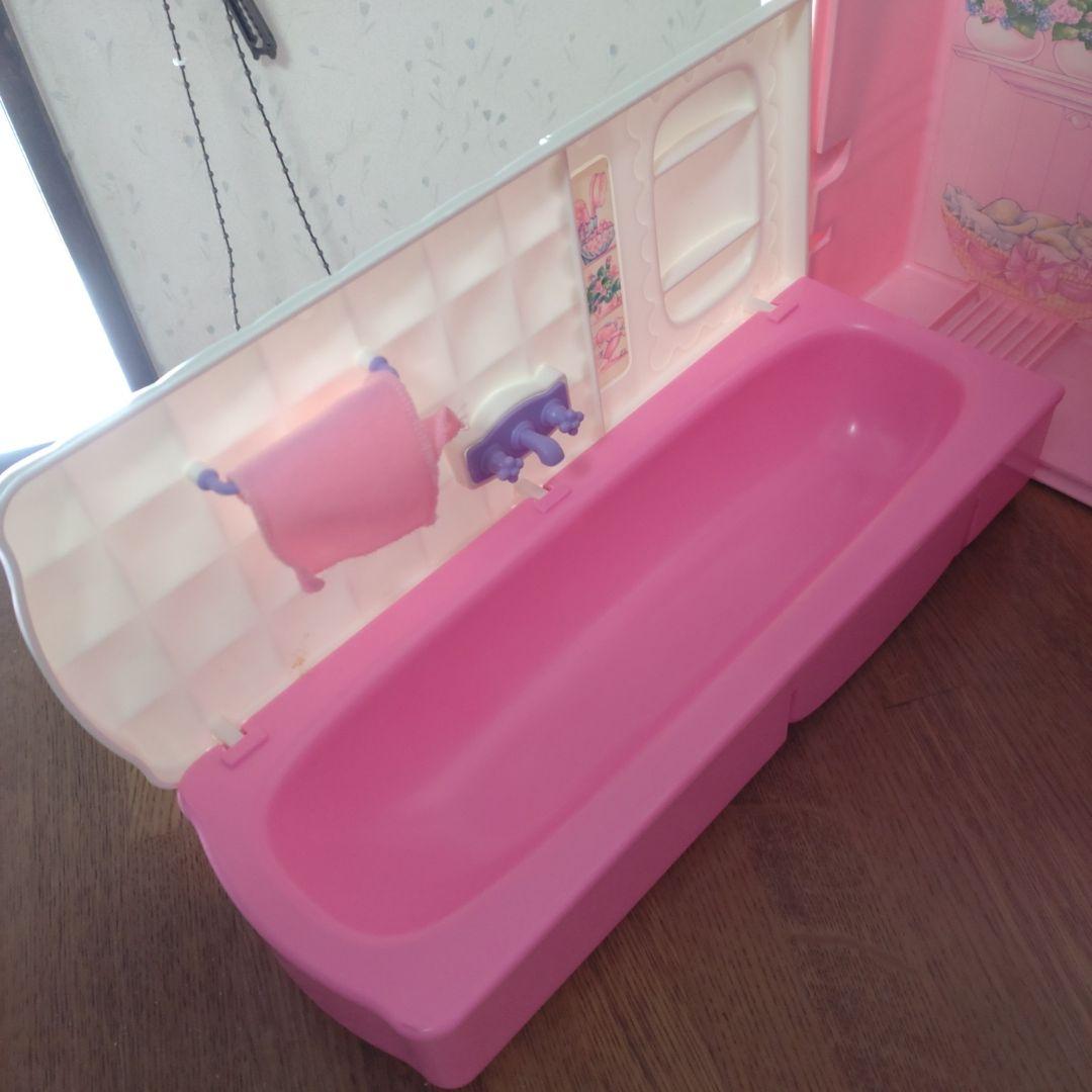 バービーのおしゃれなトラベルハウス