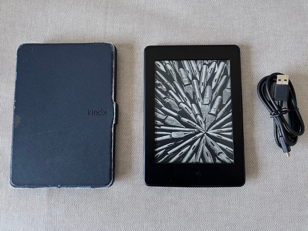 Kindle Paperwhite 第7世代＋カバー＋USBケーブル　4GB