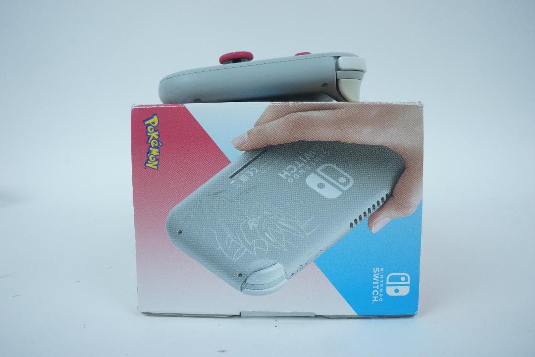 【動作品】ニンテンドースイッチライト ザシアン・ザマゼンタ 箱 2