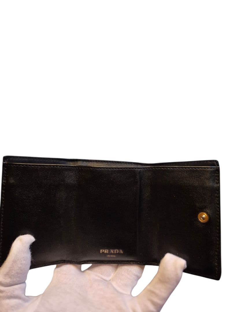 ＰＲＡＤＡ　プラダ　サフィアーノ　三つ折り財布　 w