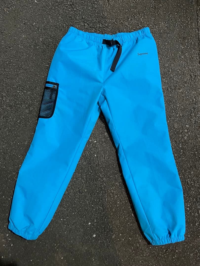 と*ん様 超貴重！限定コラボ　テック系　ストリート系　Supreme ランニング