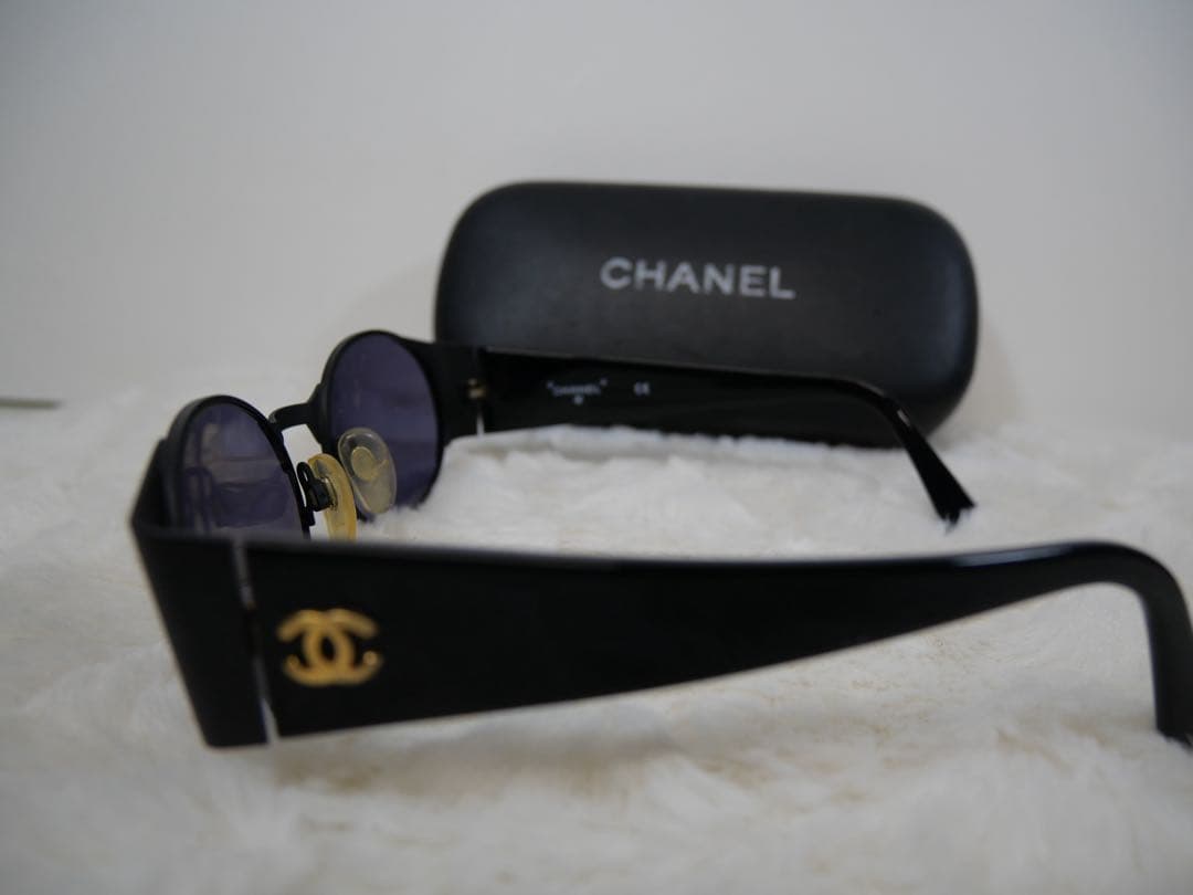 CHANEL　シャネル　サングラス　ココマーク　ブラック　黒　ロゴ　ケース付き
