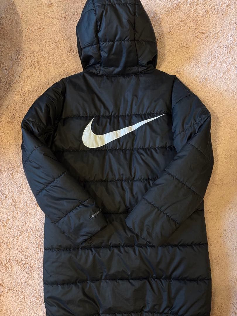 Nike ブラック ロングダウンコート Therma-FIT
