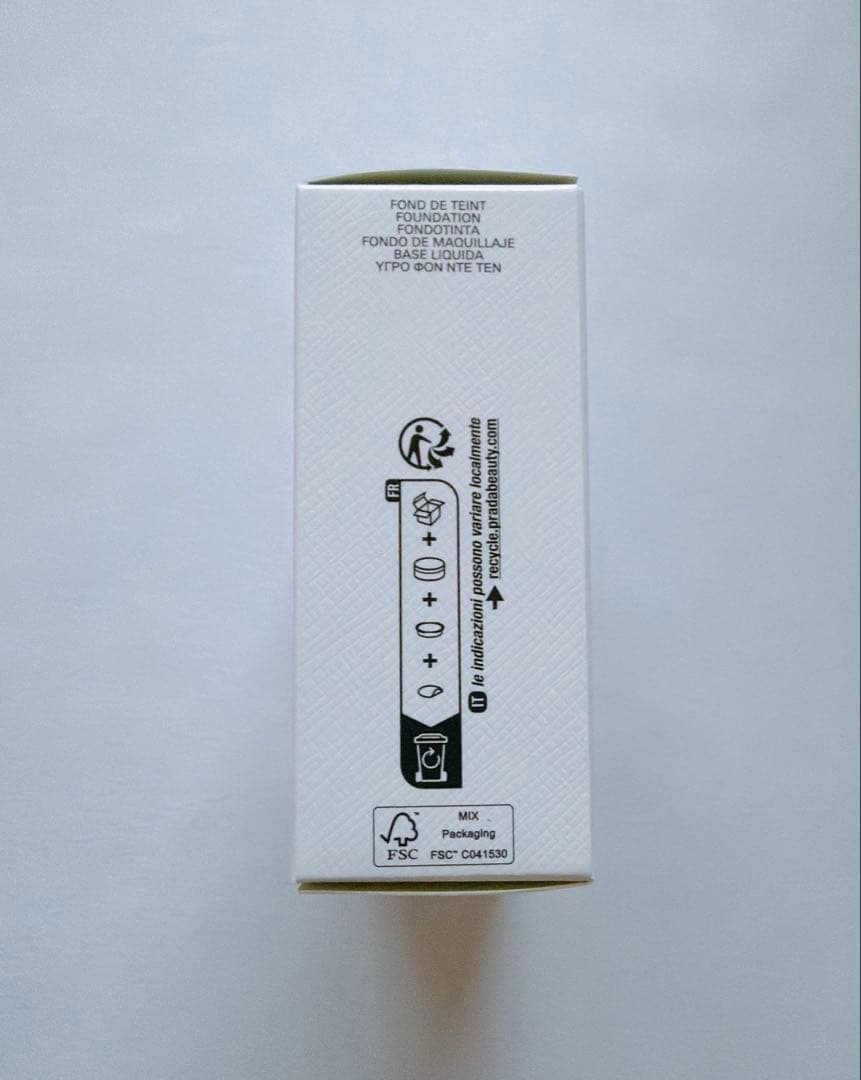 PRADA クッションファンデーション LC5 プラダ 【新品未開封】