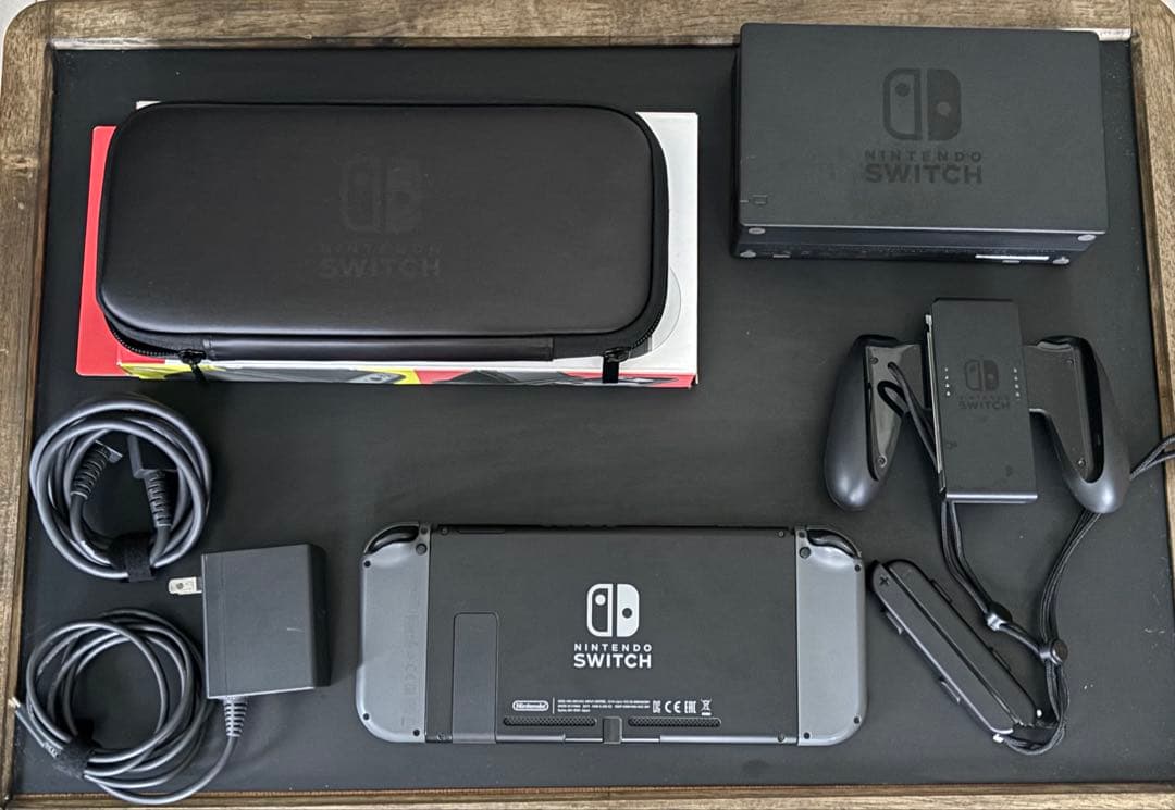 【美品】任天堂　Nintendo Switch 本体 グレー