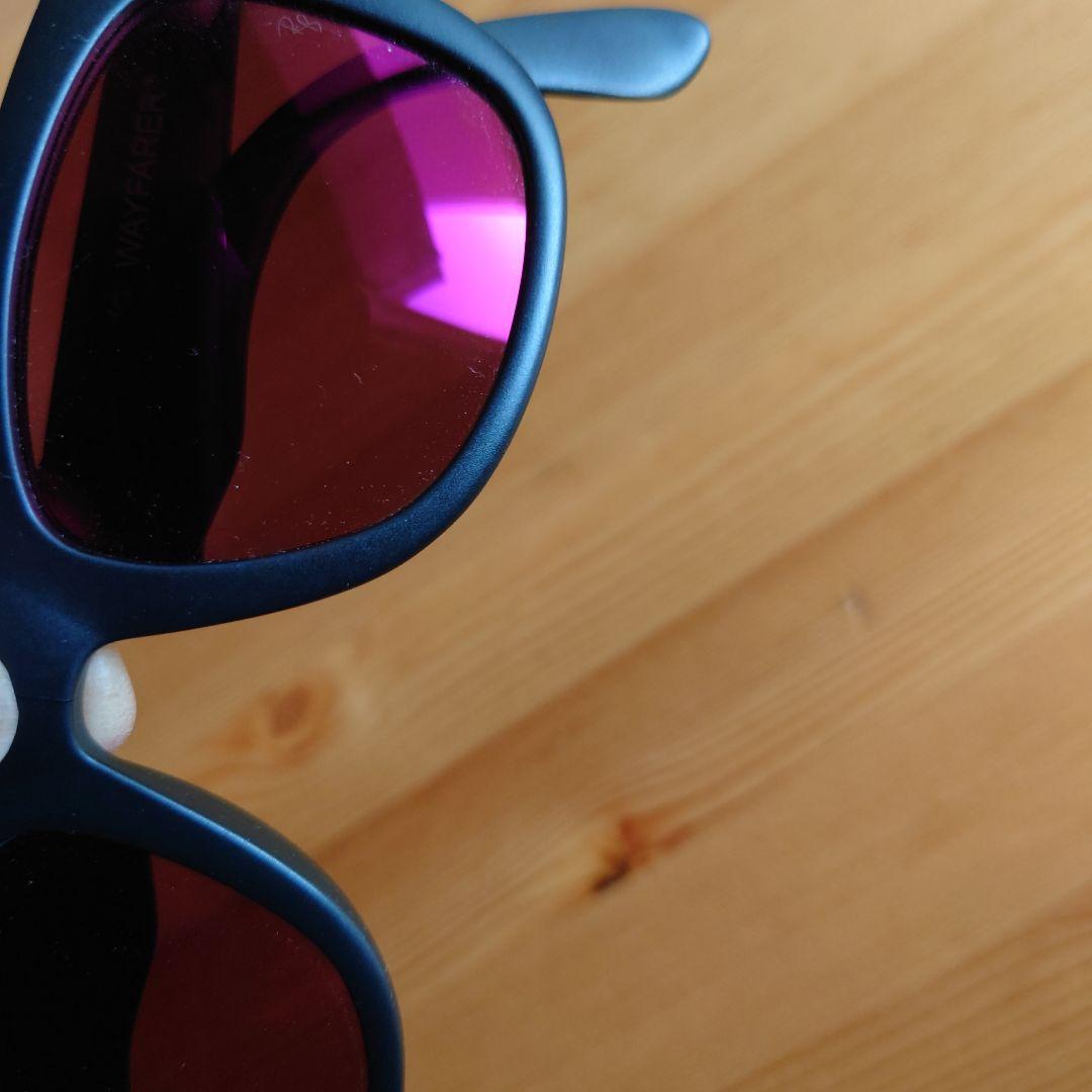 Ray-Ban クラシック サングラス 赤レンズ