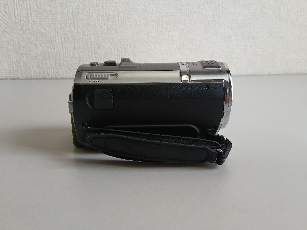 パナソニック　ビデオカメラ　HC-V600M