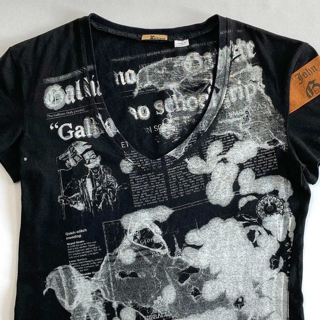JOHN GALLIANO ジョンガリアーノ ニュースペーパー Tシャツ