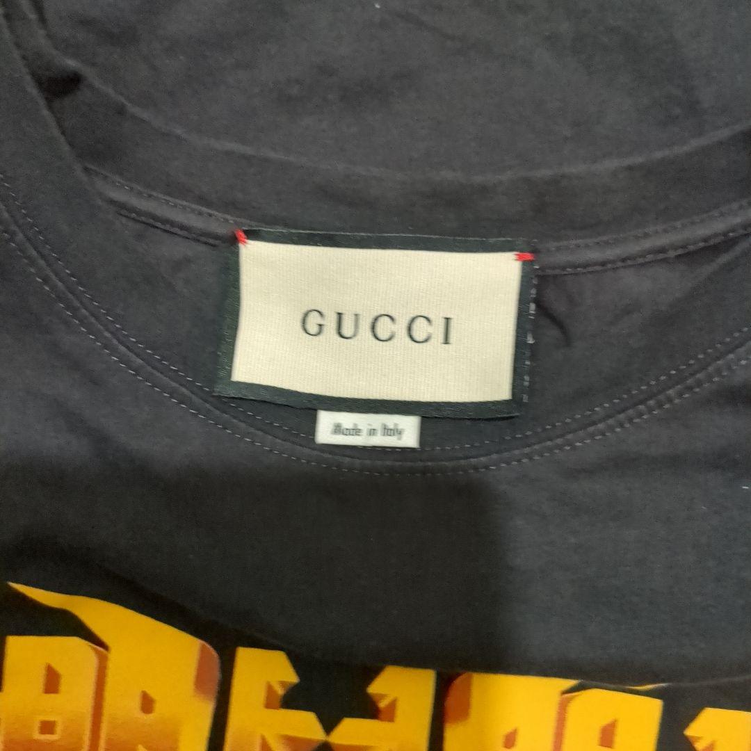 GUCCI 半袖　Tシャツ 両面プリント デカロゴ 黒 　 メタルプリント