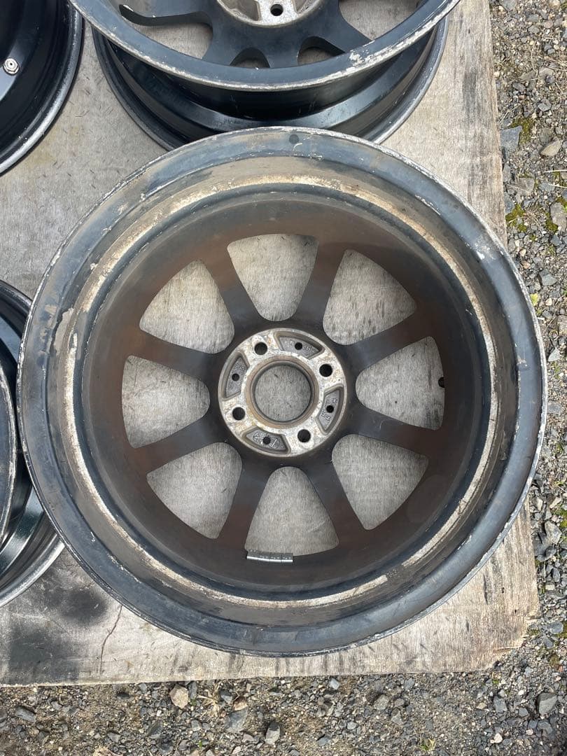 15インチ 7J オフセット35 PCD100 4穴