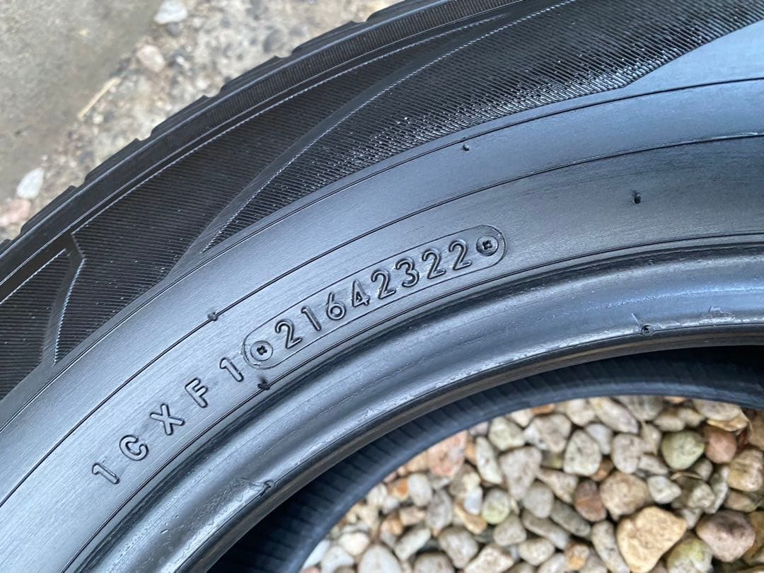 ①Nobu！TOYOトーヨー 215/60R16 トランパスmpz