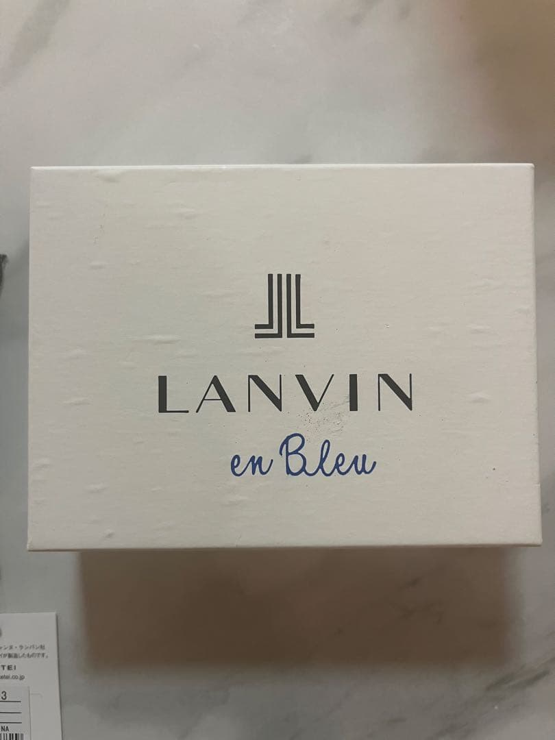 【新品未使用】LANVIN en Bleu ホワイトレザー名刺入れ 箱付き