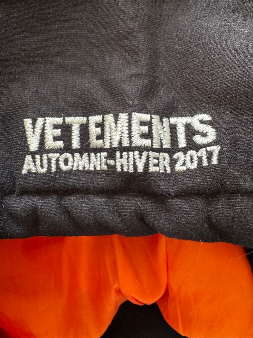 だ*ん様 【難あり品 】VETEMENTS 17AW MA-1 ジャケット フー