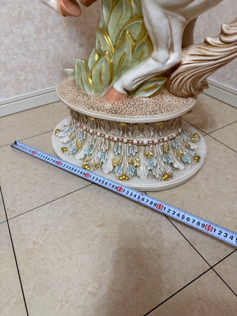 陶器製 白い馬の彫刻