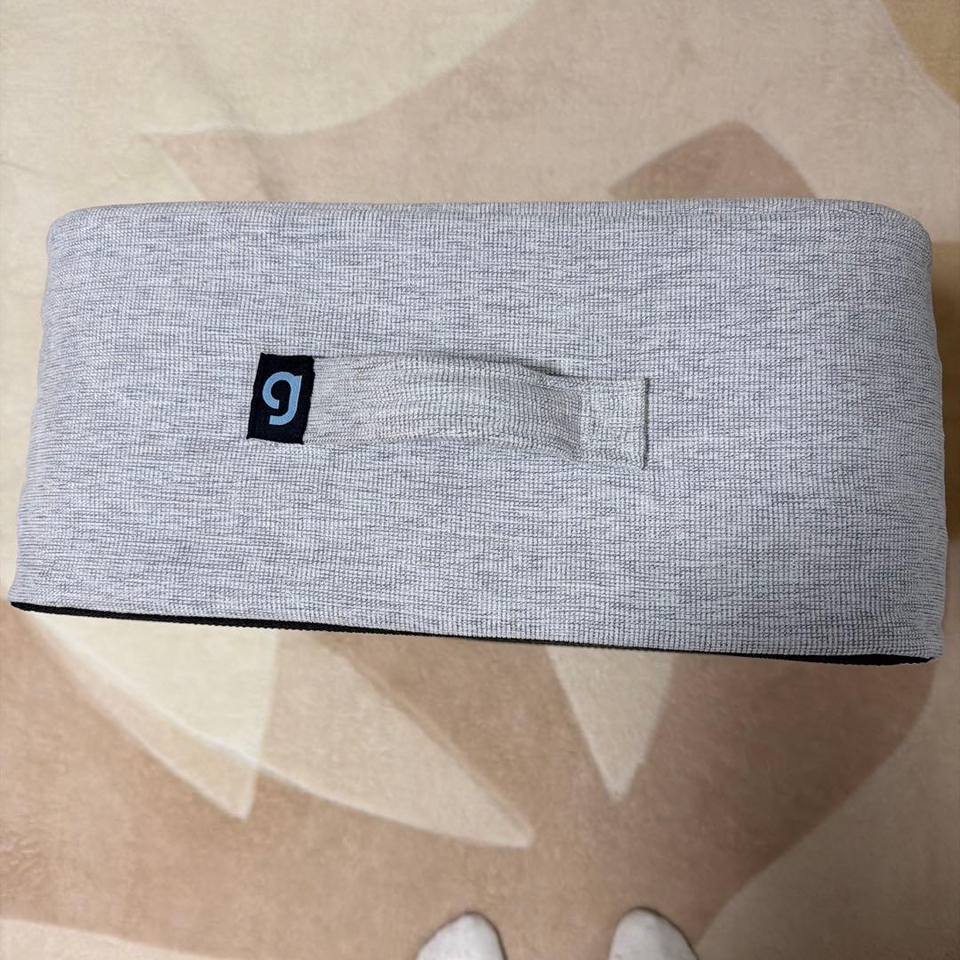 エクササイズ用グレー正方形クッション