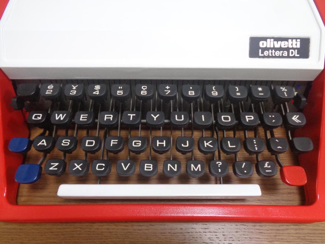 完動品　olivetti LetteraDLタイプライター　フランストリコロール