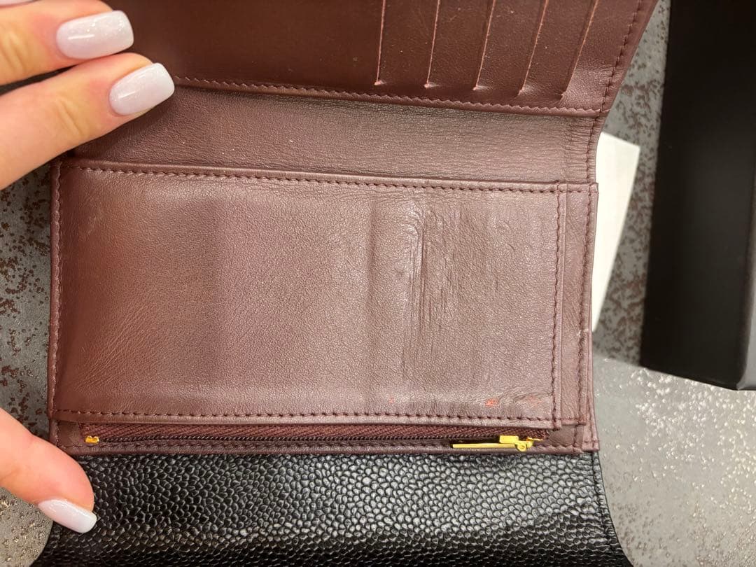 CHANEL マトラッセ　キャビアスキン　財布