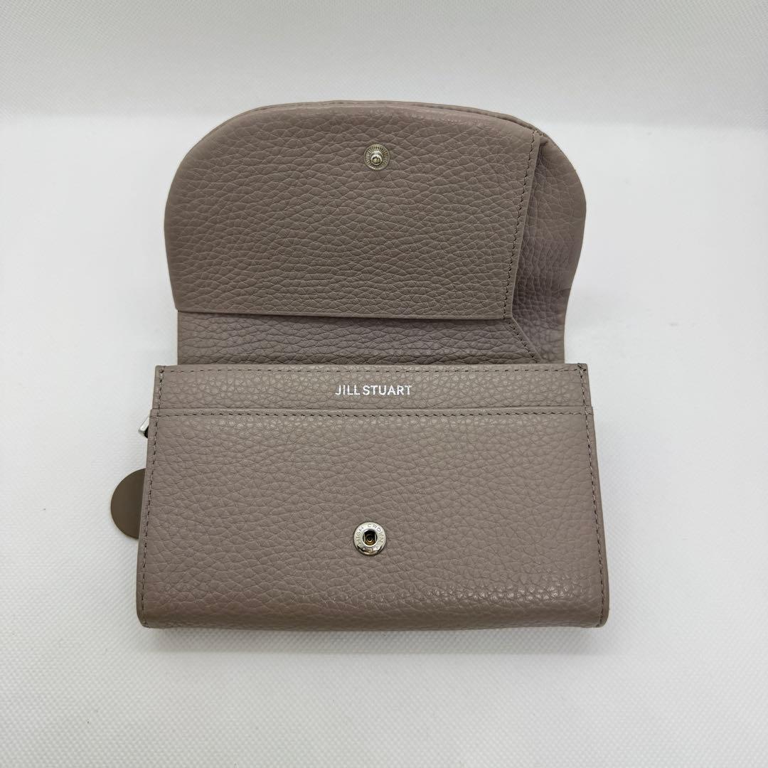極美品 ジルスチュアート 2つ折財布 ルナティ グレー レザー くるみボタン