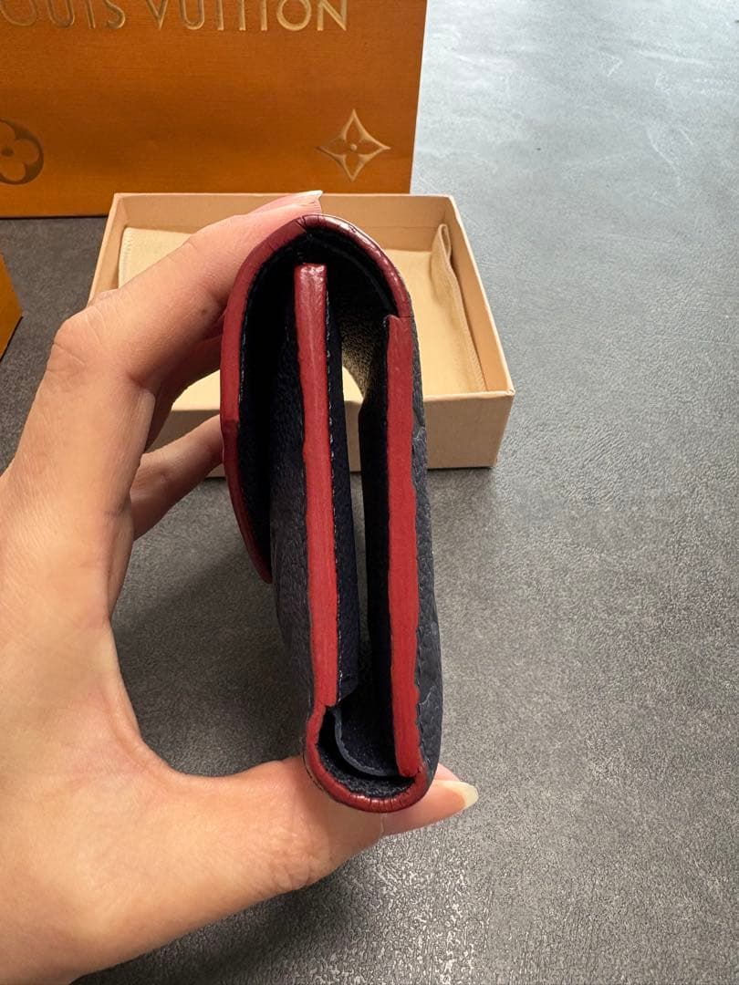 Louis Vuitton ポルトフォイユ・ヴィクトリーヌ ネイビー三つ折り財布