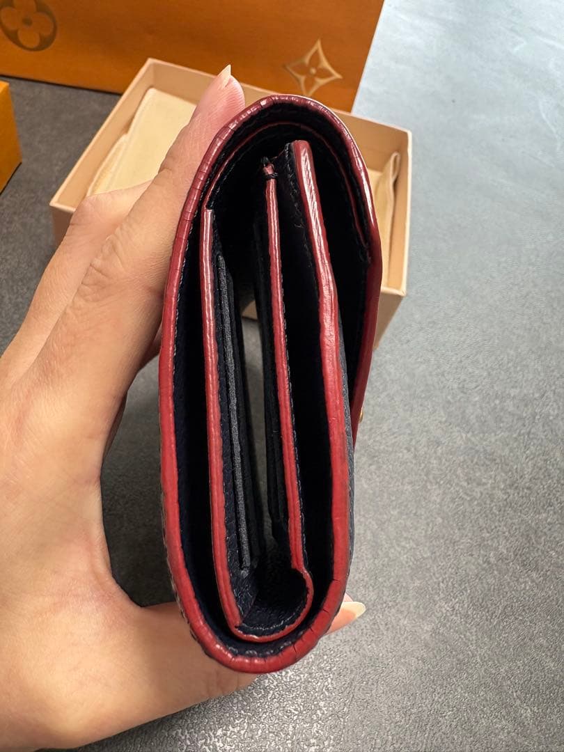 Louis Vuitton ポルトフォイユ・ヴィクトリーヌ ネイビー三つ折り財布
