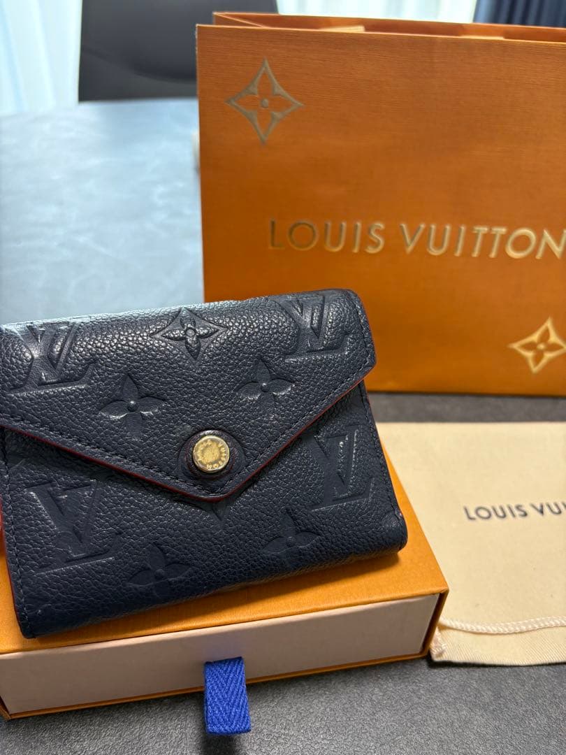 Louis Vuitton ポルトフォイユ・ヴィクトリーヌ ネイビー三つ折り財布