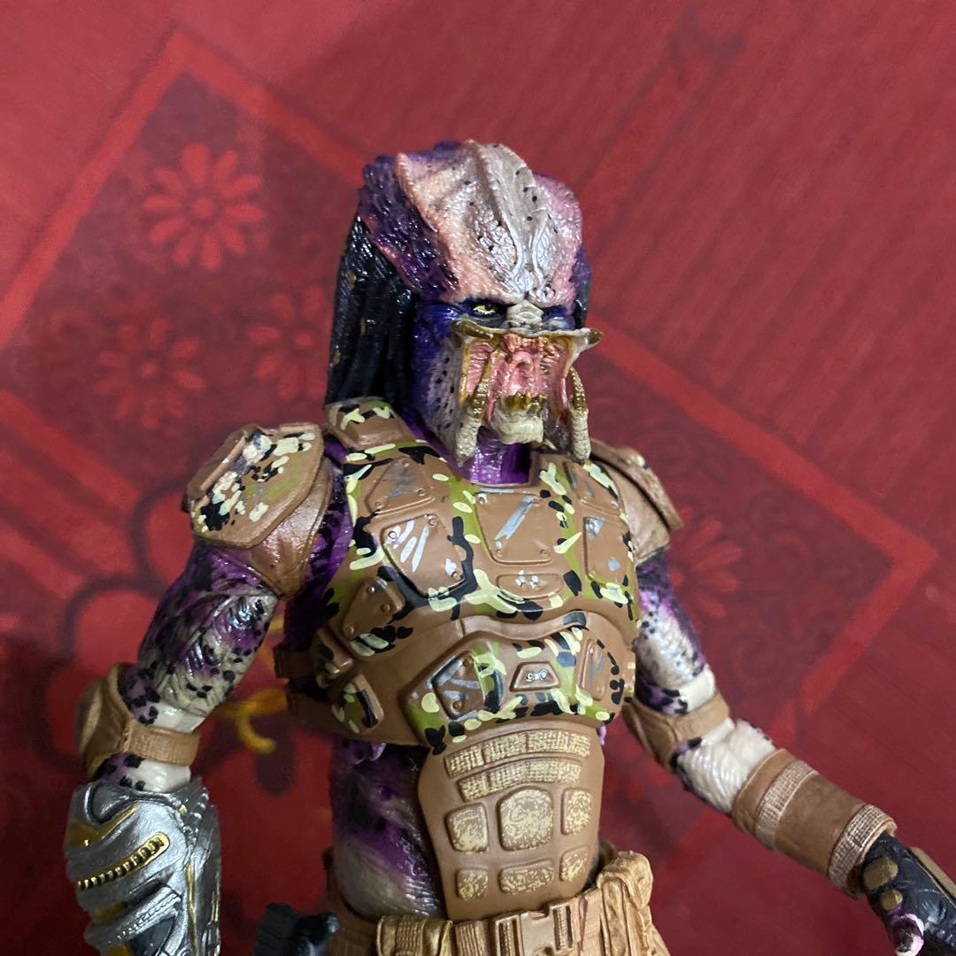 NECA エミッサリー　プレデター
