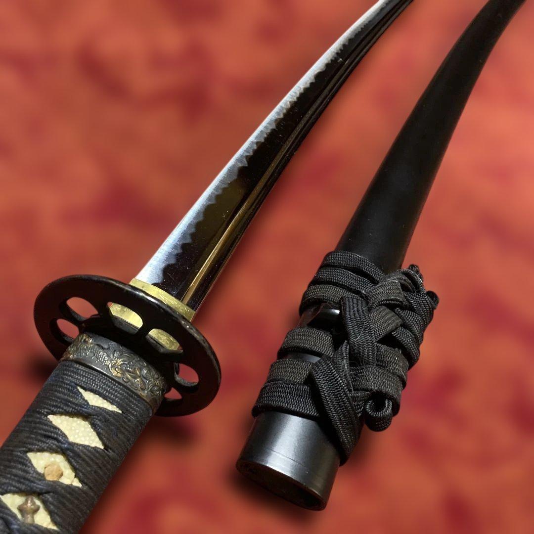高級居合刀 黒柄 蓮根輪切透し丸鍔 黒呂鞘