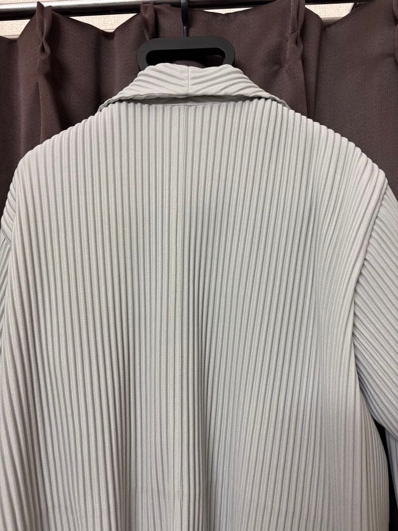 HOMME PLISSE ライトグレー セットアップ