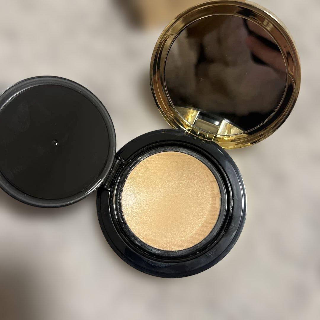 YSL ラディアント タッチ グロウパクト B20