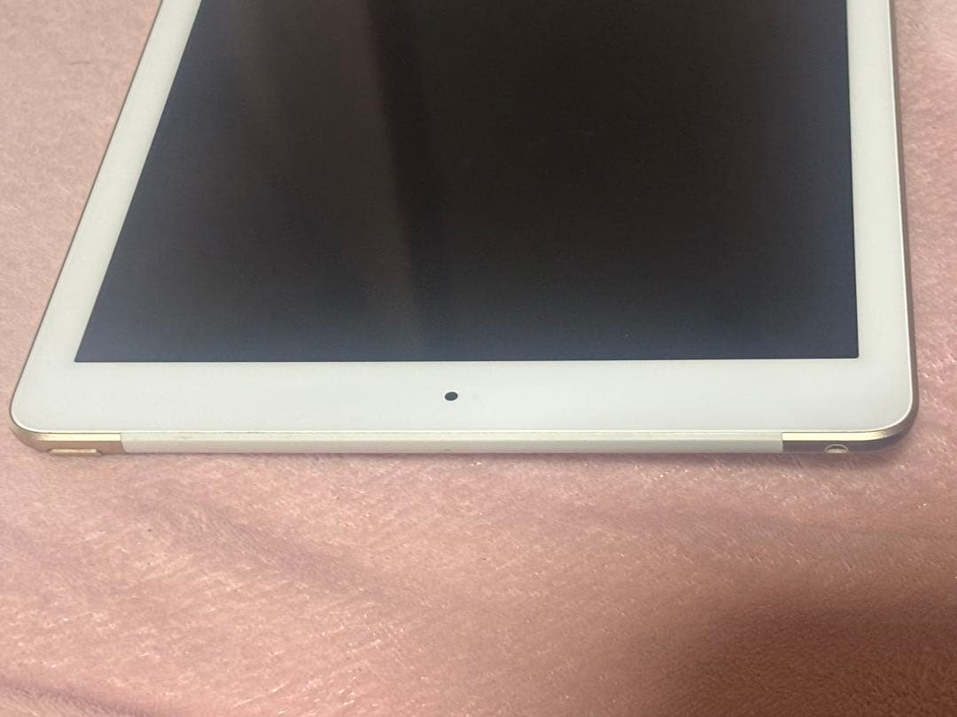 iPad 第5世代（9.7インチ）Wi-Fi + Cellular 32GB