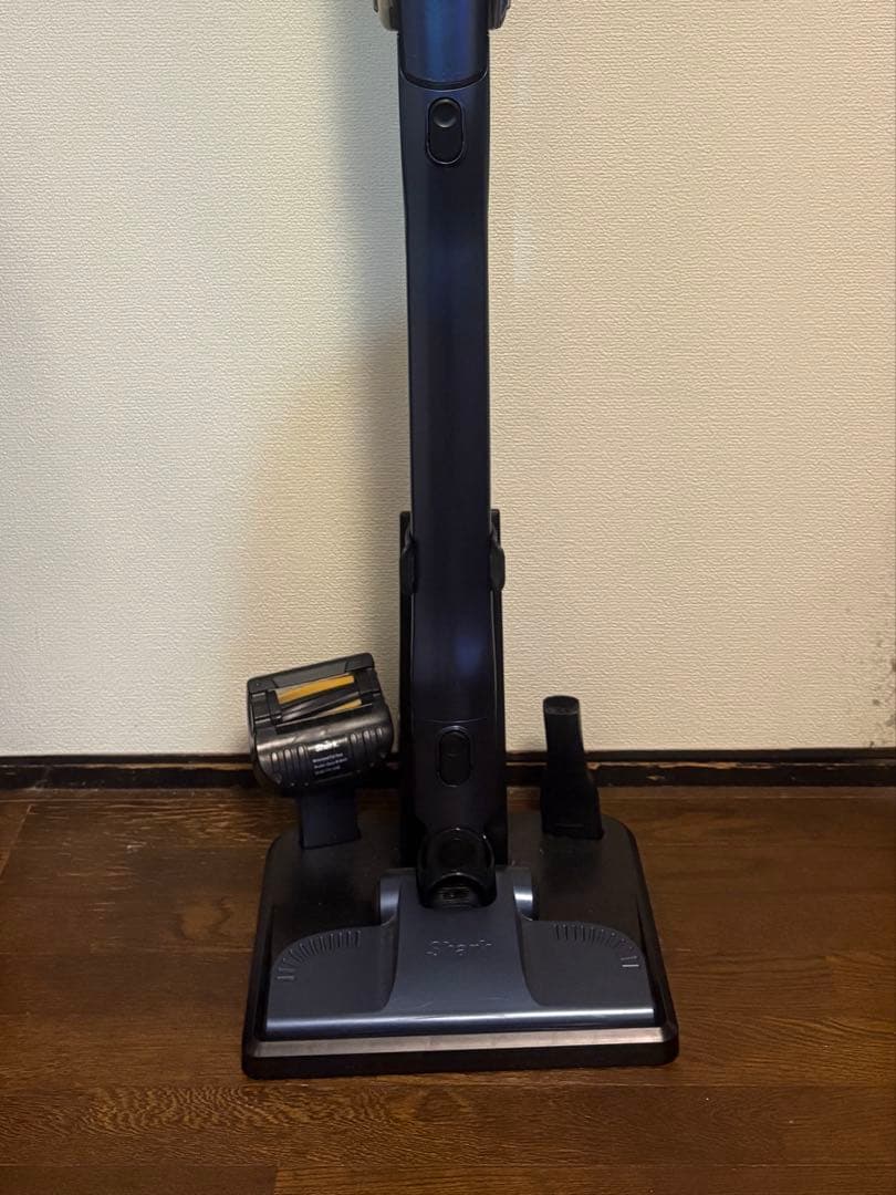 Shark スタンド式スティッククリーナー(CH966JBJ)、充電器付き