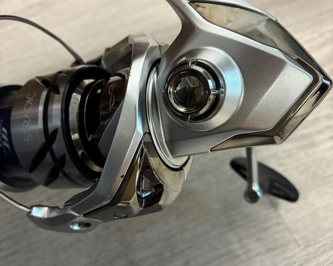 SHIMANO 23STRADIC 4000MHG スピニングリール