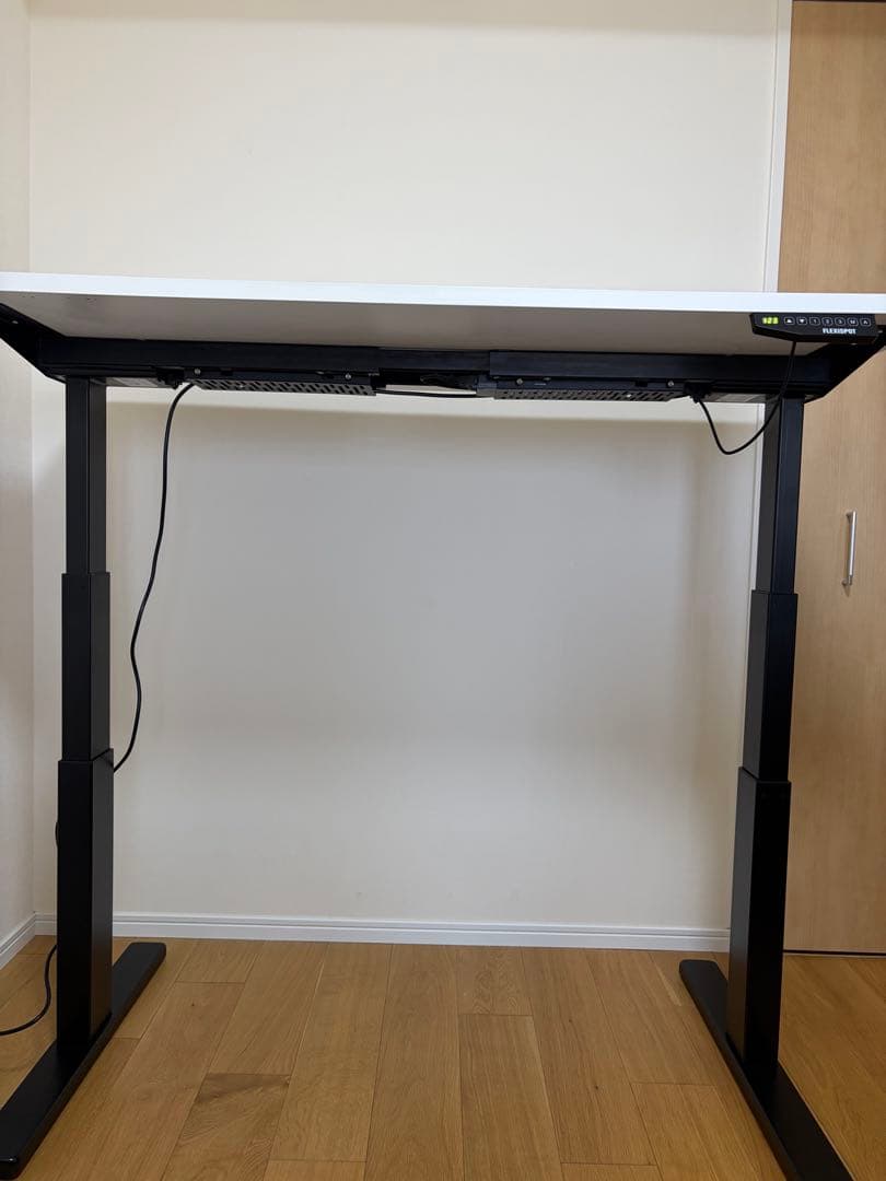 FLEXISPOT 電動昇降デスク（天板付き、幅140cm）