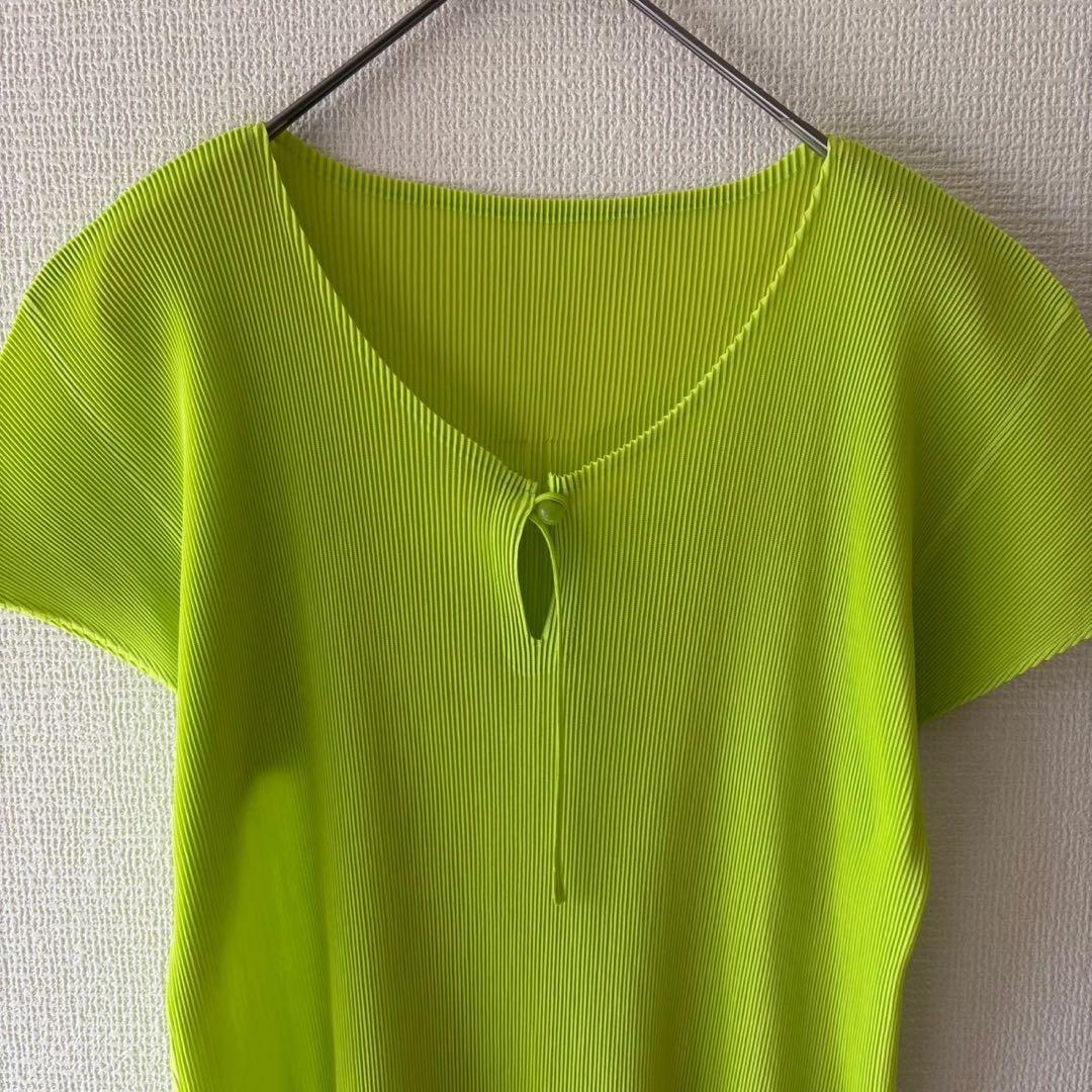 PLEATS PLEASE プリーツプリーズ　プリーツ半袖Tシャツ　グリーン　M