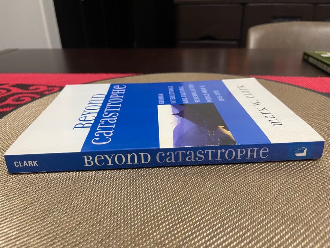 洋書 Beyond Catastrophe: Mark W. Clark
