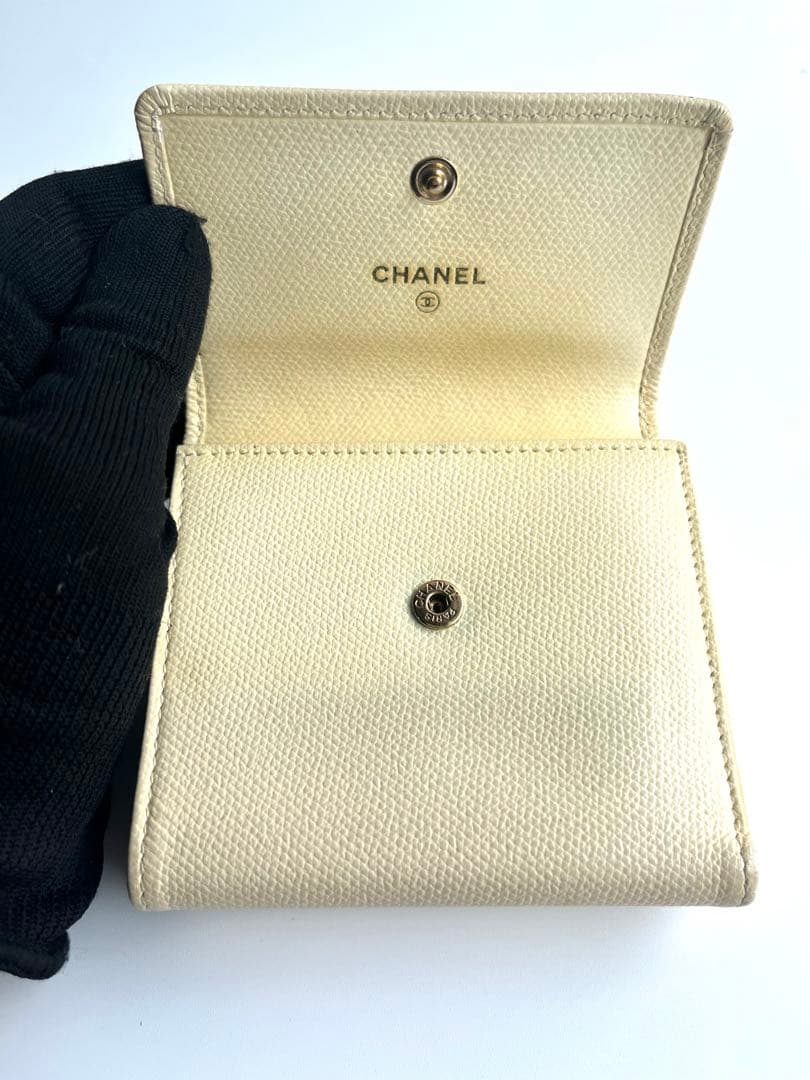 CHANEL シャネル　ダブルホック　二つ折財布　クリームベージュ